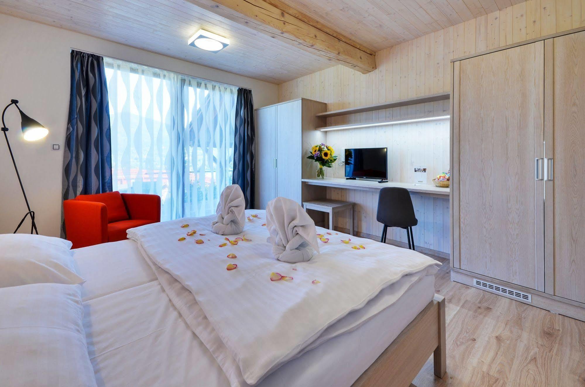 Green Inn Hotel Ostravice Eksteriør bilde